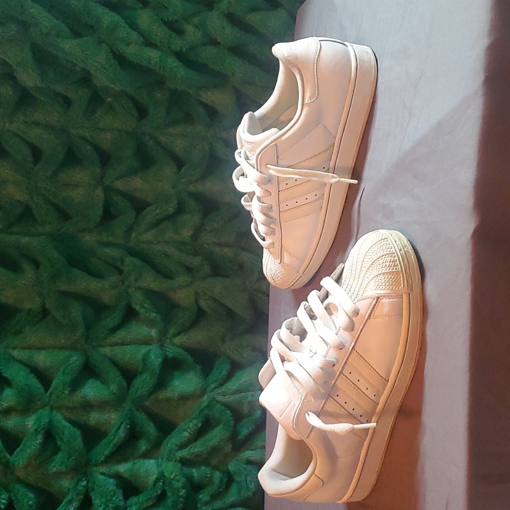 Pre-owned! Men Run DMC All White Shell Toe Adidas in a Size 10.5
